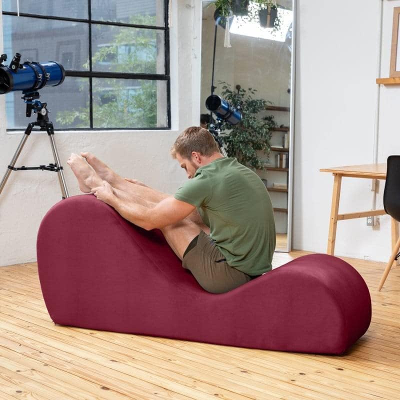 Comfynest Velvet S-Shape Sofa Modern Yoga Chaise Lounge Comfort with Vintage Charm (Red)